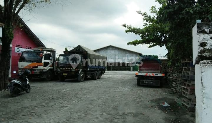 Gudang siap pakai di daerah bebas banjir
