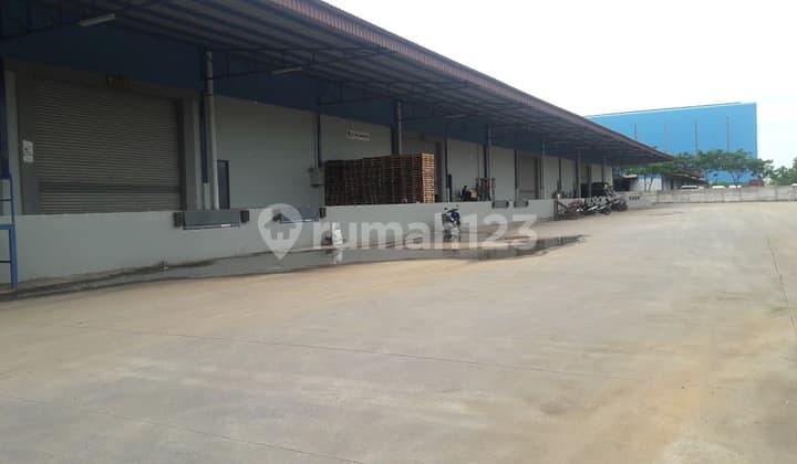 MARUNDA WAREHOUSE READY FOR USE, EQUIPPED WITH A LOADING DOCK.