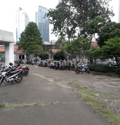 Afri Batik Building in Jakarta, Good Location