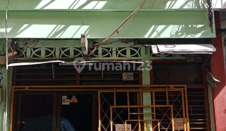 Ruko seharga NJOP 2,5 lantai harga murah se Gajah Mada
