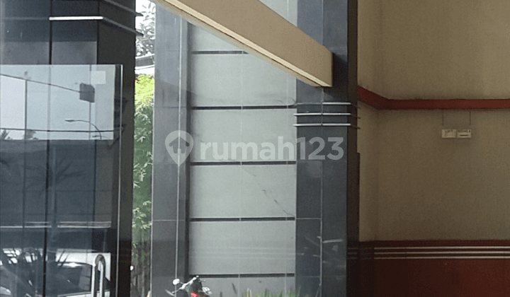 Disewakan Gedung Bagus Jln. Soekarno Hatta