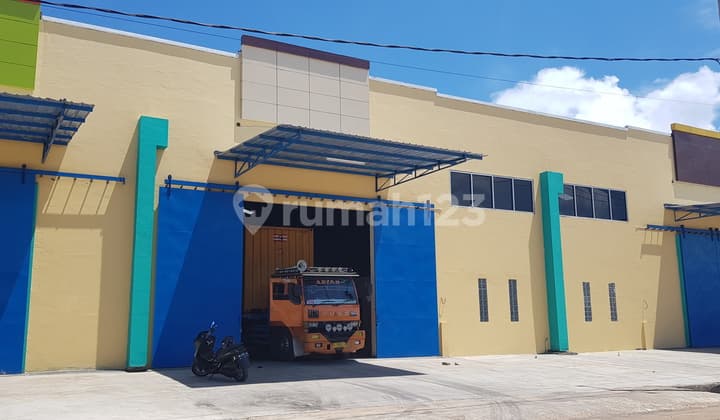 Pergudangan 88 Pattene Cluster Green Park Blok D No. 3, 5 dan 7 Lokasi strategis