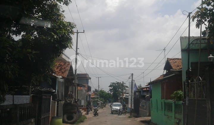 Pabrik di Kawasan Purwasari Karawang