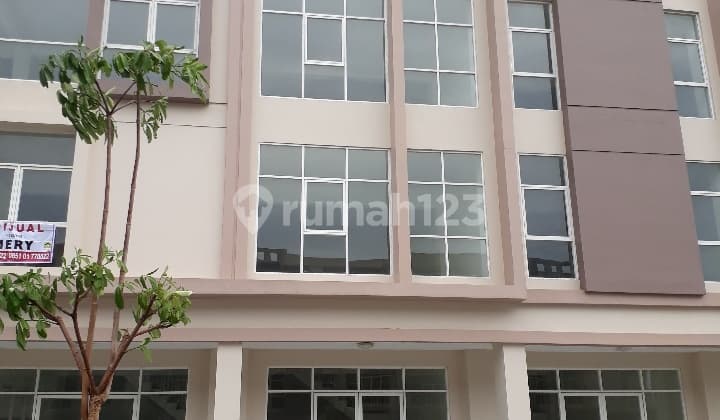 Peak Dharmahusada Shop House