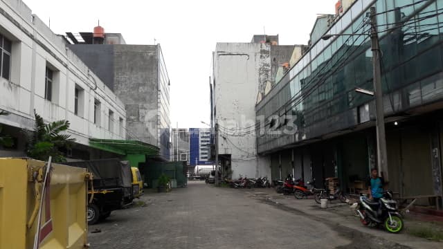 Pearl Ciputat Shop House