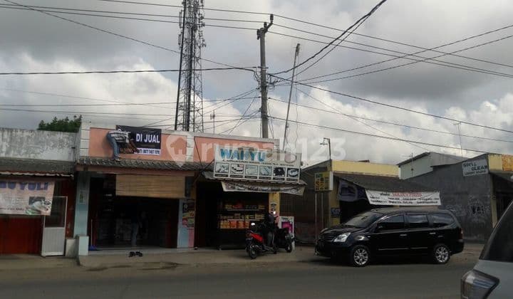 3 Unit Ruko + 2 Rumah di Belakang + Sebidang Tanah