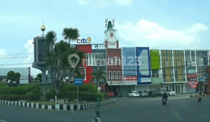 3-Story Citi 9 Shop-House on Jl. Wahidin Kehomas, Gresik
