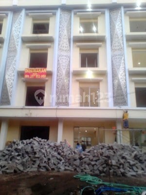 Ruko di Raya Manyar Kertoadi, Baru Gress, Lokasi Strategis, Ramai, Nol Jalan, Siap Huni (sisa 2 unit) - MG -