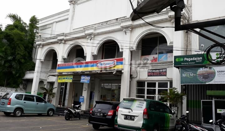 ruko gandeng 6 , kemang selatan , Jakarta Selatan , Indonesia