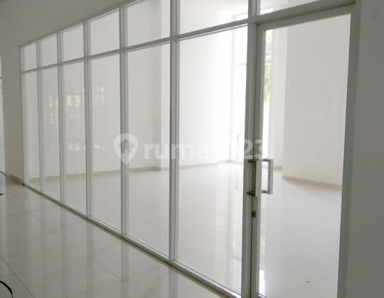 Kios Strategis di Springhill Kemayoran