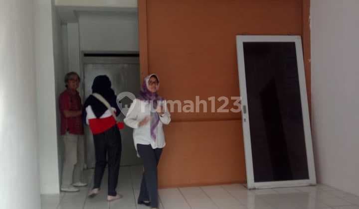 Ruang Usaha Dago Bandung