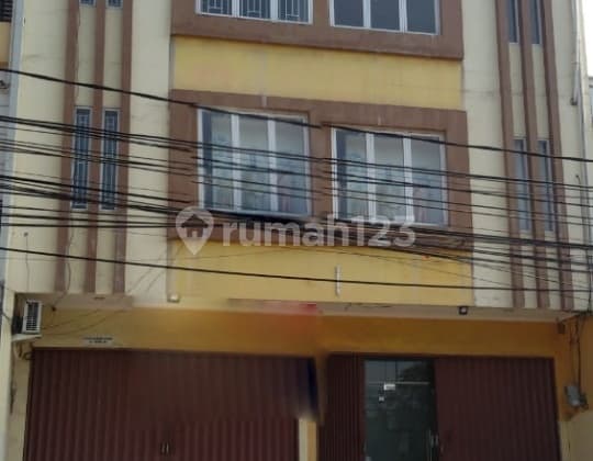 Muara Karang Shop House, 3.5 Floors