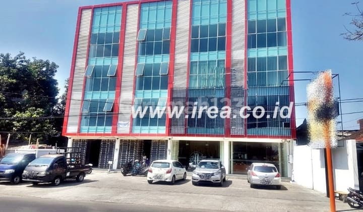 Ruko 4 lantai unit terbatas, lokasi tengah kota, area bisnis dan kuliner