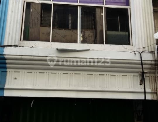 Cheap 3.5-story SHOPHOUSE in city center