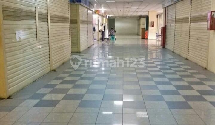 DIJUAL KIOS DI THAMRIN CITY, JAK - PUS. LOKASI STRATEGIS DEPAN PINTU KACA LOBBY HARGA MURAH MERIAH