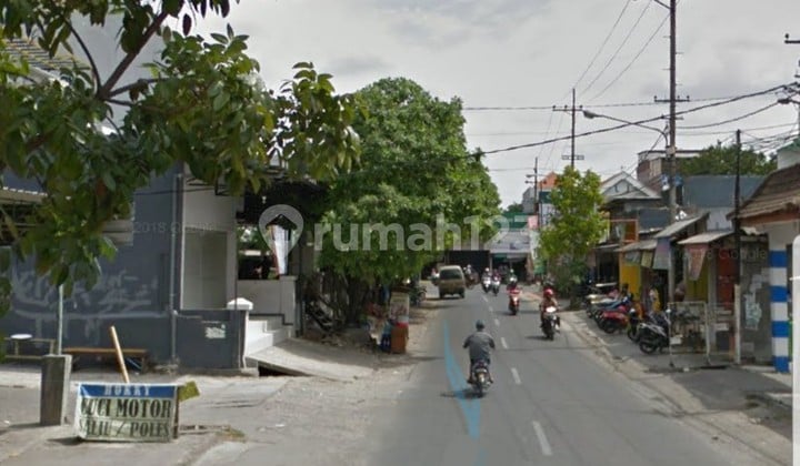 Raya Manukan, Area Komersial dan Bisnis