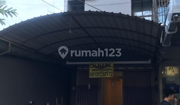 Ruko deket pasar wadung asri jalan raya , tidak jauh dari bandara juanda