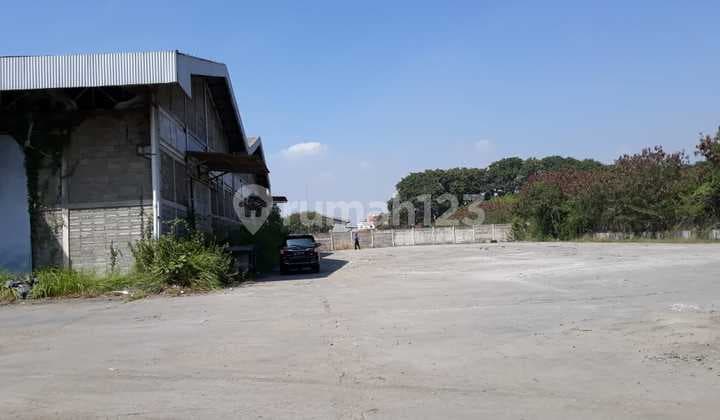 Gudang KBN Marunda di Jalan Bandung Jakarta Utara