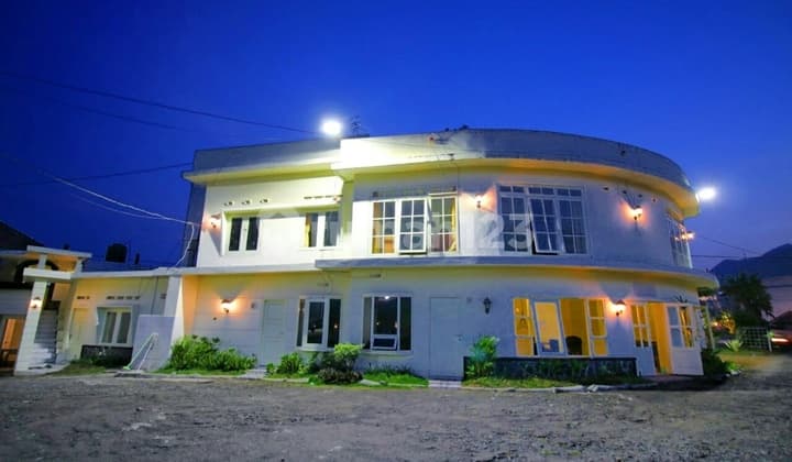 Strategic Hotel with Fantastic View in Batu
