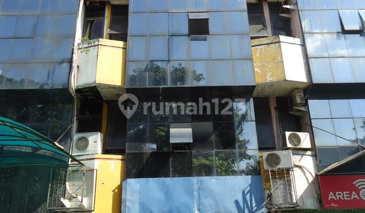 Ruko Dalam komplek ruko yang ramai