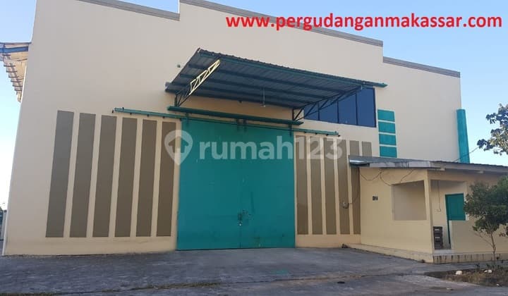 Gudang lokasi strategis posisi HOOK di dekat dari bandara dan trans Sulawesi