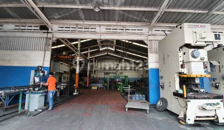 Bangunan Peruntukan Komersial Di Karang Mulya