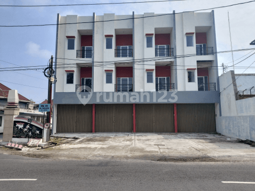 A very strategic shop house in the heart of Solo city.