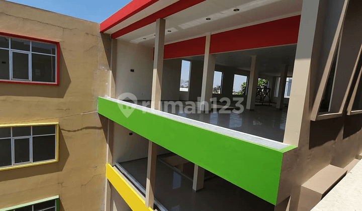 Gedung dalam 1 kawasan di soekarno hatta