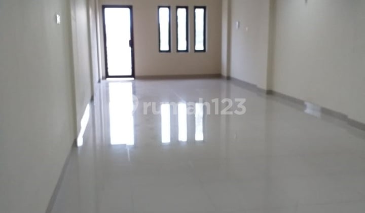 Ruko Baru Siap Usaha di Lokasi Strategis Tanjung Duren Barat