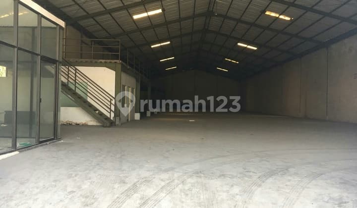 Gudang strategis margomulyo surabaya