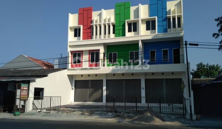 Ruko 3 Lantai sumber