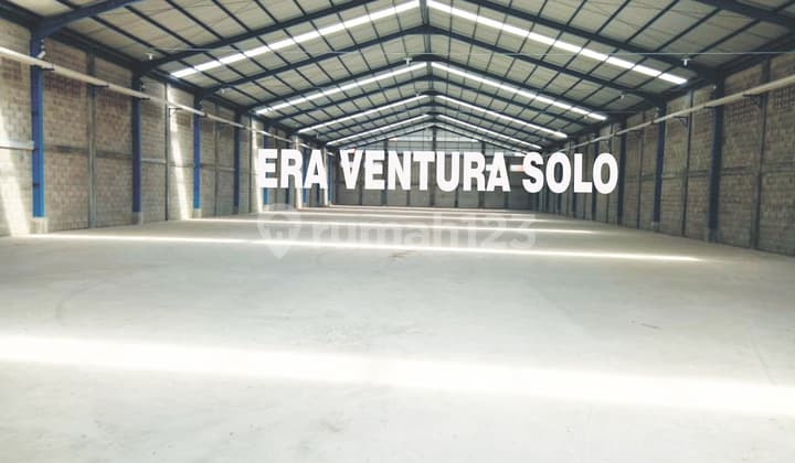 Gudang Baru Akses Kontainer Klaten