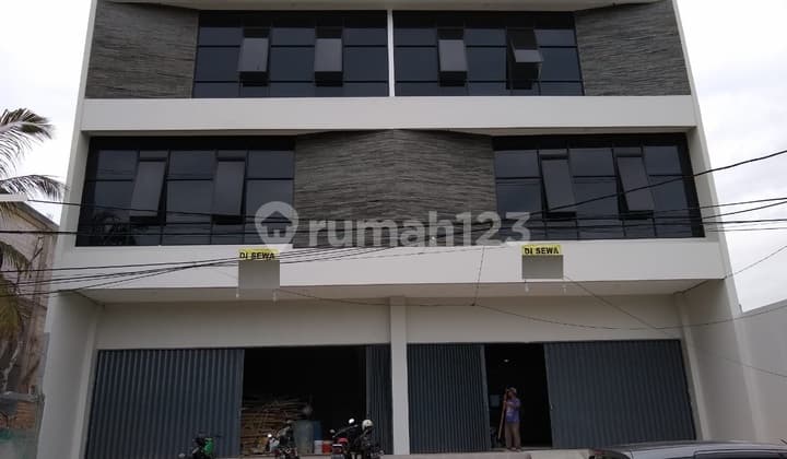 Twin Shophouse Brand New in Muara Karang Size 17 x 25