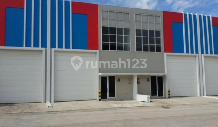 Quick and cheap warehouse for rent at Bizpark Daan Mogot, size 9 x 20.