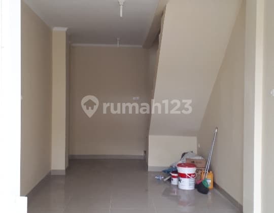 Ruko Baru 3 lantai di wilayah strategis sebalah Trqns Mart