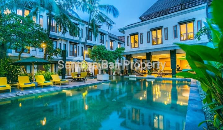 Deluxe Hotel Seminyak Beach