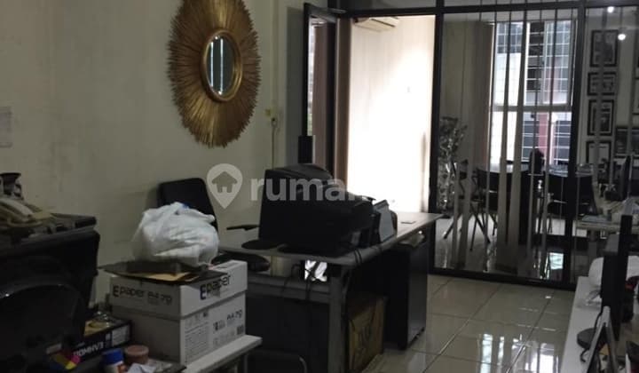 Ruko di paskal hyper square paling depan ke jl. pasirkaliki