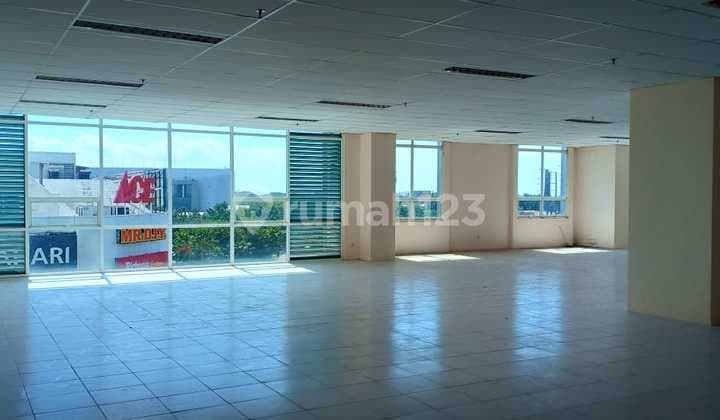 Ruang Kantor di Trillium Office Tower, Surabaya LB 700 m2