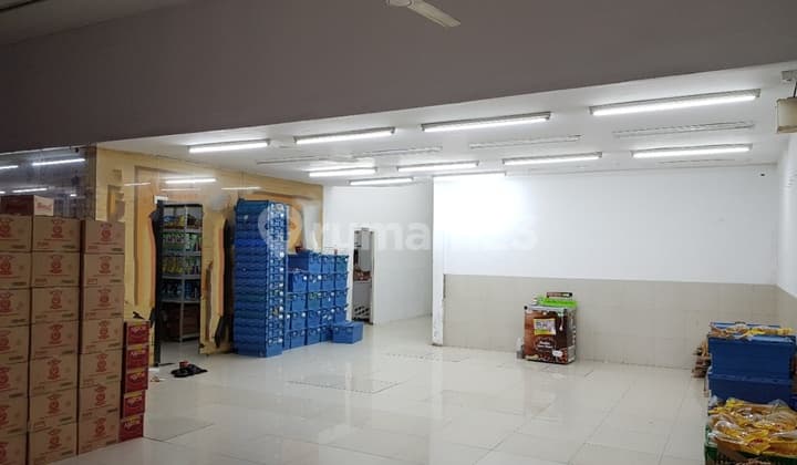 Singgasana, very strategic