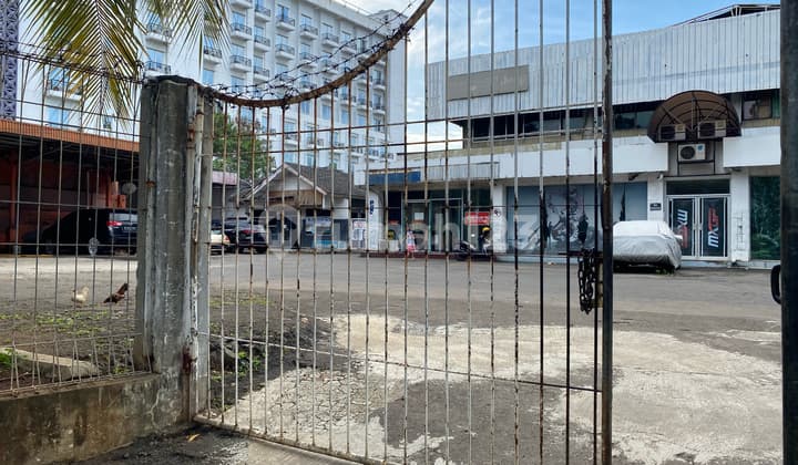 eks bengkel di pramuka raya