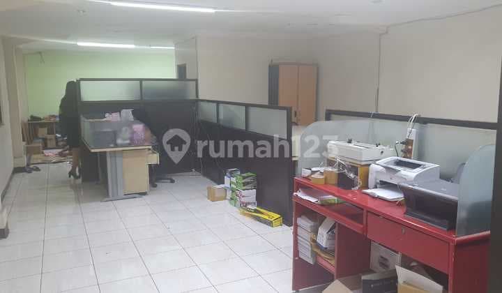 Gudang di Komplek Pergudangan Dumar Industri, Margomulyo, Surabaya LT 1870 m2 (34x55 m2) LB 1705 m2