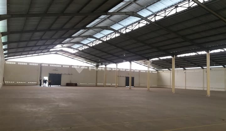 Disewakan Gudang bagus, produktif, siap pakai, Jl Soekarno Hatta
