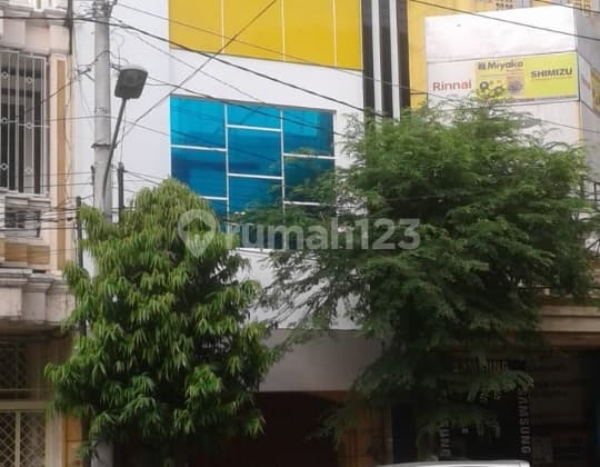 Ruko Lokasi Strategis Tengah Kota di Gajahmada Semarang