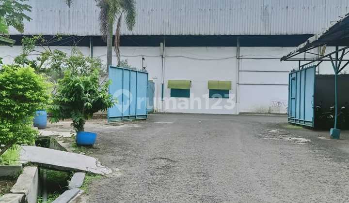 Spacious, Clean, and Neat Batujajar Warehouse.