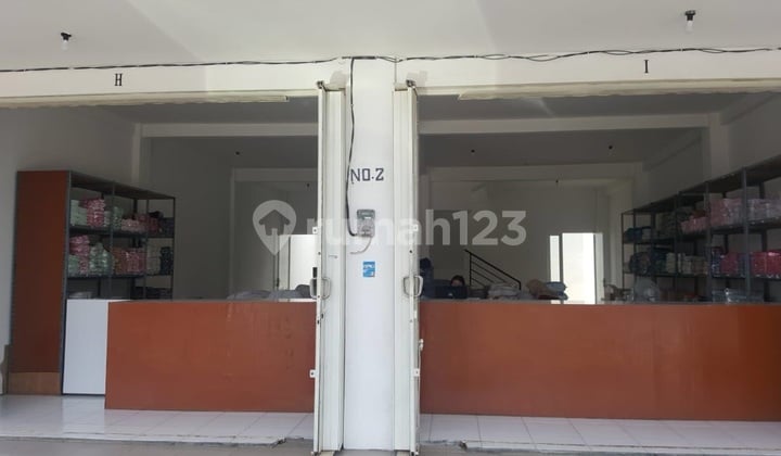 ruko gandeng bangunan baru di jalan rungkut asri utara