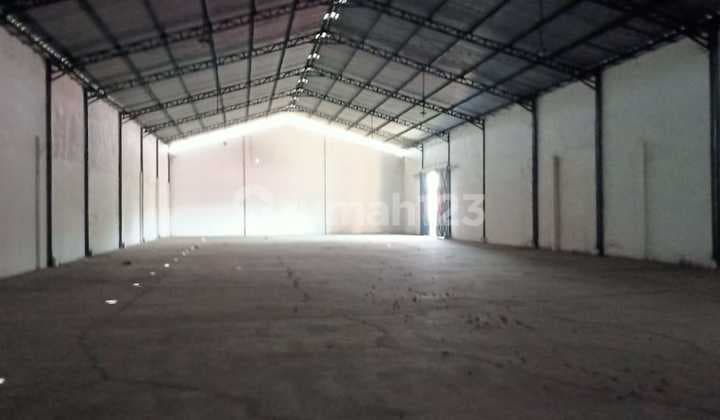 Gudang Loss 944 m2, lantai cor, pintu tinggi, di Jl Gajahmada, Mojosari, Mojokerto