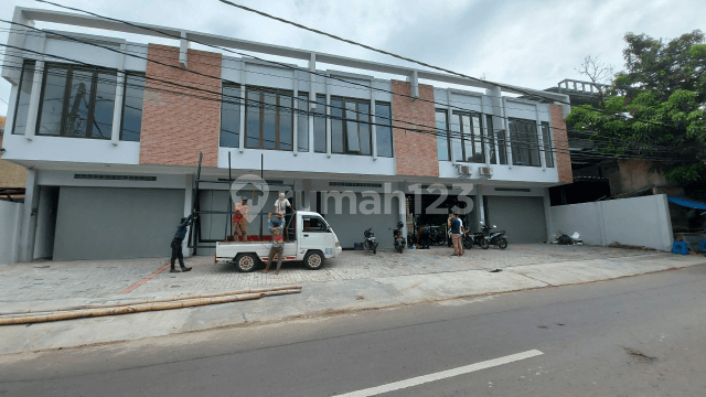 RUKO BARU DI GUNUNGBATU 8MNT KE TOL PASTEUR, MARANATHA, 12MNT KE SUKAJADI RSHS, 15MNT KE MALL PVJ ISTANA PLAZA, AREA RAMAI, COCOK UTK BISNIS, KANTOR, RITEL, KLINIK, BUTIK