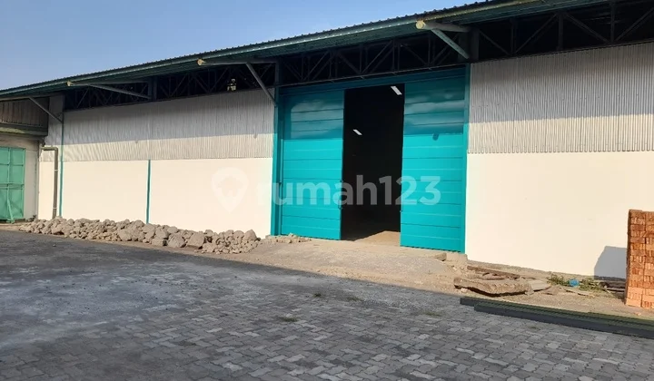 Gudang bangunan baru bebas banjir Gudang bangunan baru bebas banjir