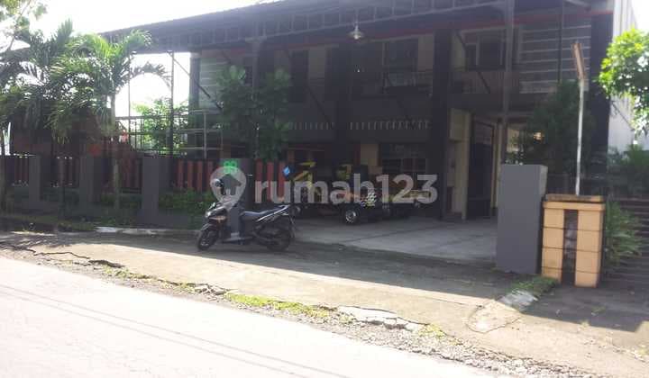 Gudang dan Ruang Usaha Tepi Jalan Raya Area Godean