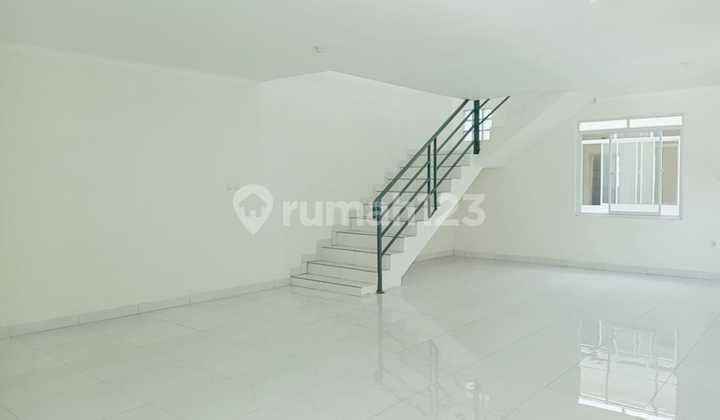 Ruko Baru 2,5 lantai di Mainroad Kawasan Perniagaan Sudirman